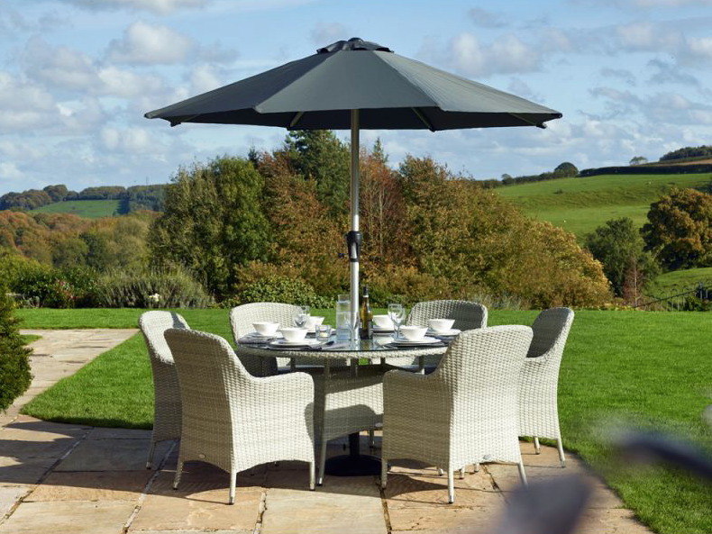 Tetbury six-seater dining table and Tetbury chairs